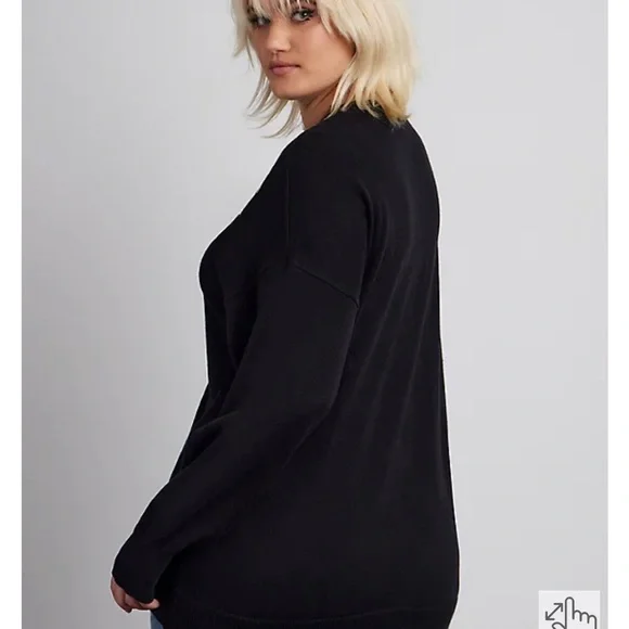 Torrid Bats Goth punk Pullover sweater 18/20 size 2x - Picture 3 of 5